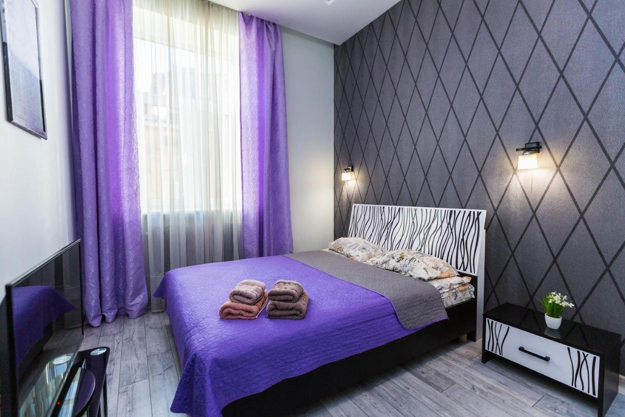 8 Svyatoho Teodora Square Apartments Lviv Exterior foto