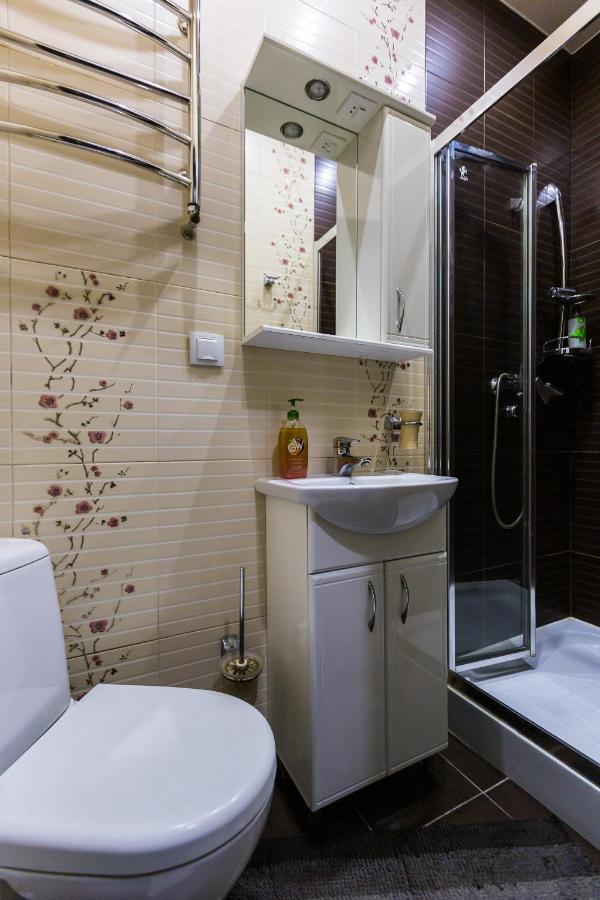 8 Svyatoho Teodora Square Apartments Lviv Exterior foto