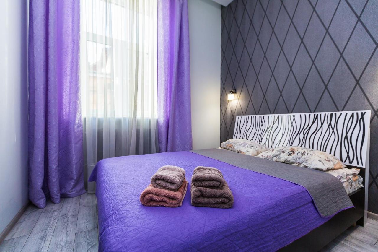 8 Svyatoho Teodora Square Apartments Lviv Exterior foto