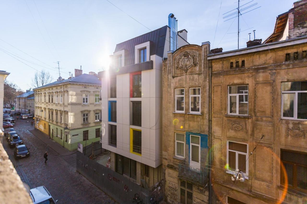 8 Svyatoho Teodora Square Apartments Lviv Exterior foto