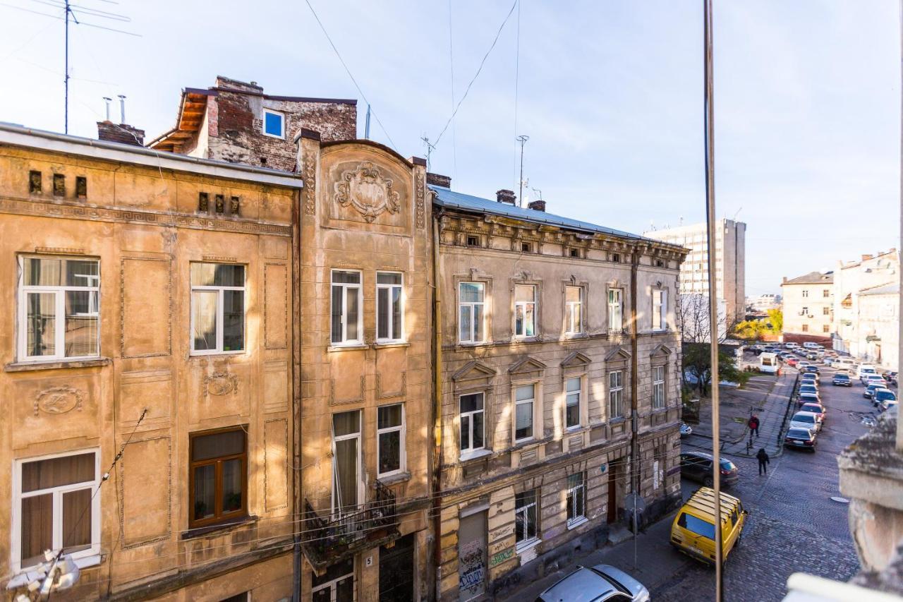 8 Svyatoho Teodora Square Apartments Lviv Exterior foto