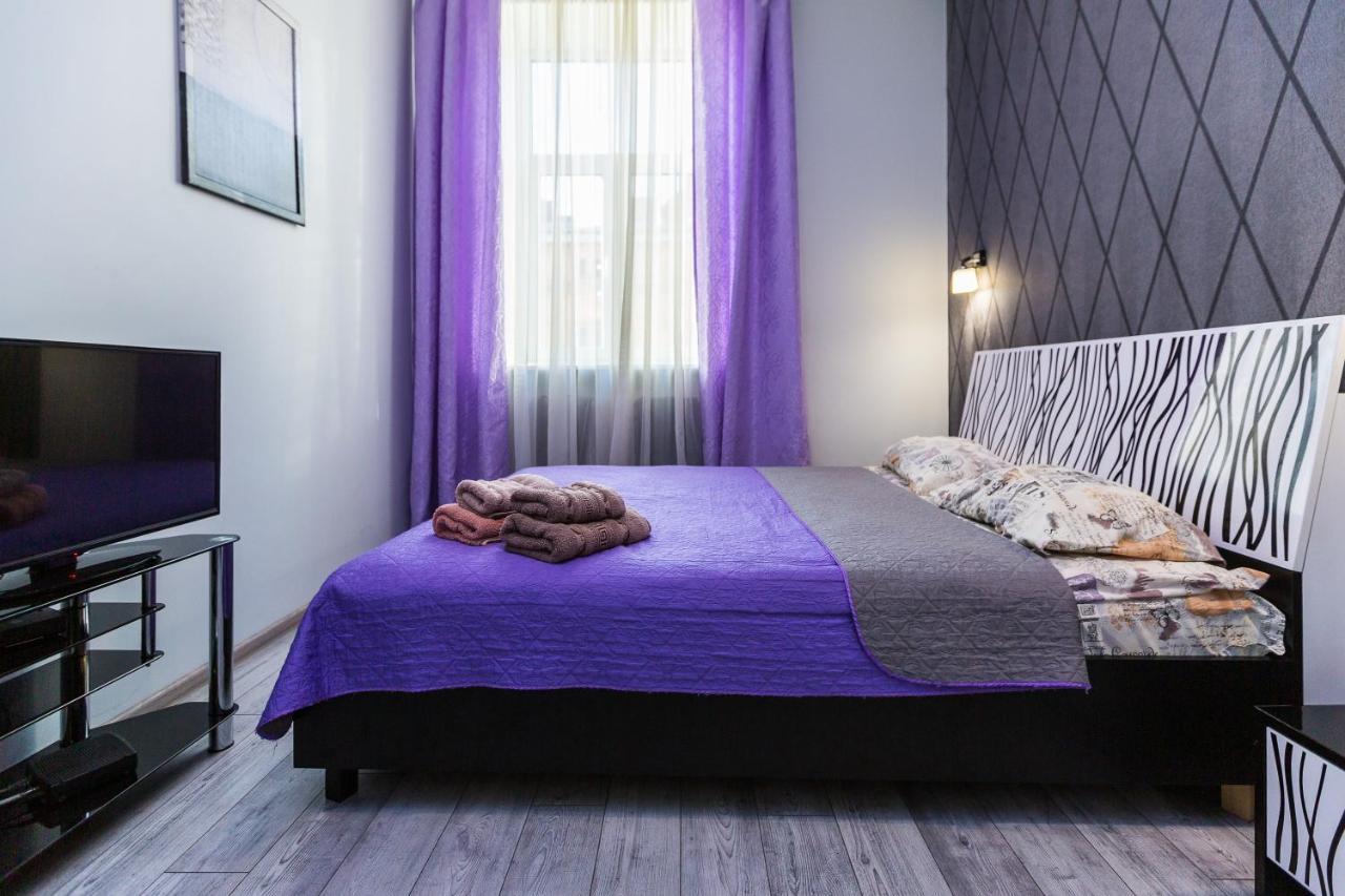 8 Svyatoho Teodora Square Apartments Lviv Exterior foto